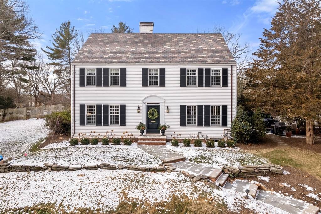 24 Arnold Road, Wellesley, MA 02481