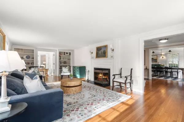 Wellesley, MA 02481,24 Arnold Road