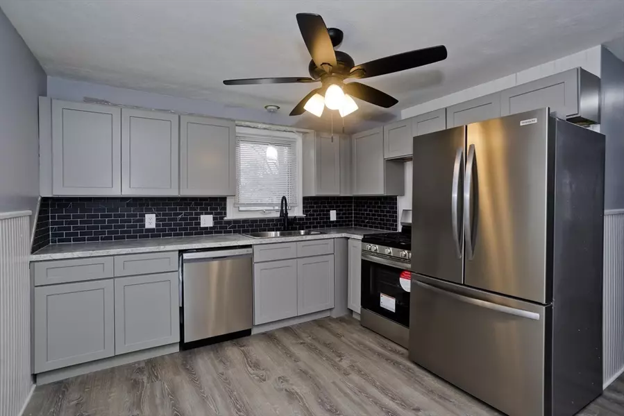 55 Penrose St, Springfield, MA 01109