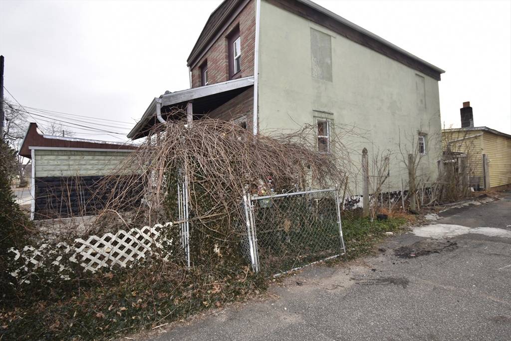 Springfield, MA 01151,170-174 Main St/169 Centre St