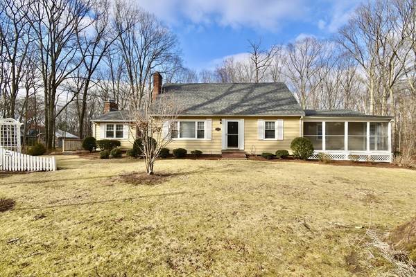 313 Bennett Rd, Hampden, MA 01036