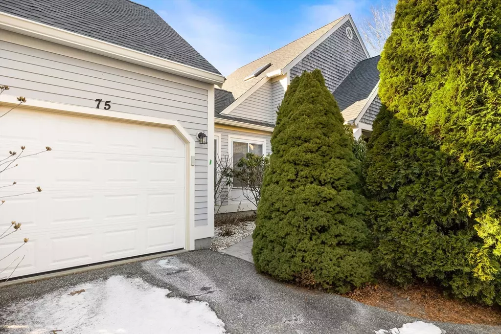 Mashpee, MA 02649,75 Blue Spruce Way #75