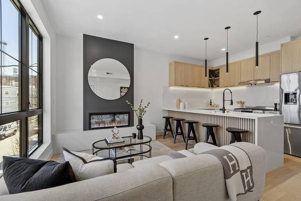 131 Fifth St #6, Cambridge, MA 02141