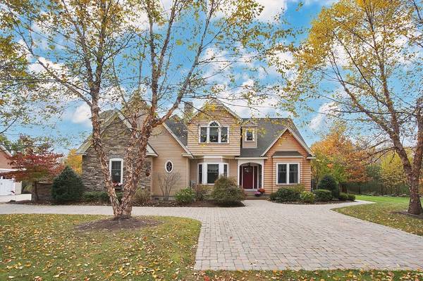 16 Paradise Lake Rd, Monson, MA 01057