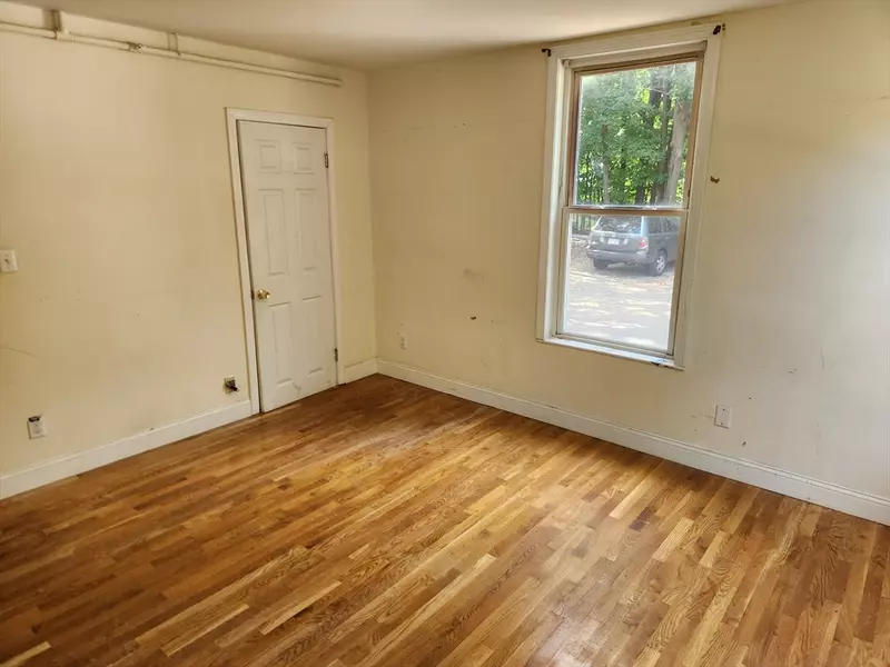 16 Centennial Place #2, Framingham, MA 01701