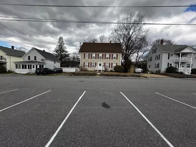 North Brookfield, MA 01535,9 N Common St #1