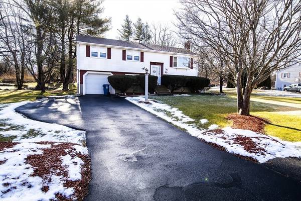 30 Handel Rd, Billerica, MA 01821