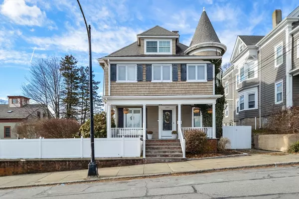 227 Orchard St, New Bedford, MA 02740