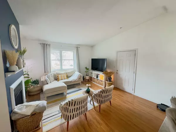 Hudson, MA 01749,425 Main St #2B