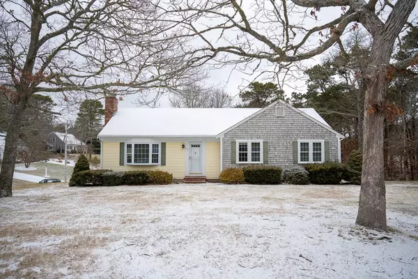 4 Greenwood Rd, Dennis, MA 02641