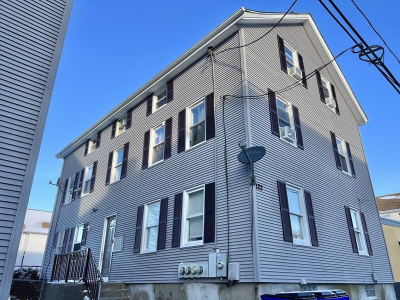 122 Davis St, Fall River, MA 02720