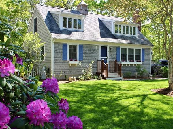 7 Manitoba Road, Mashpee, MA 02649