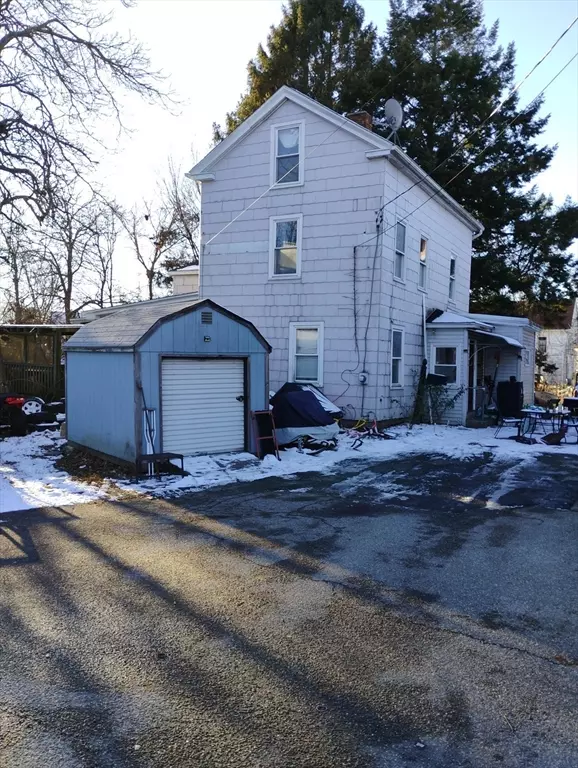 52 Pulaski, Ware, MA 01082