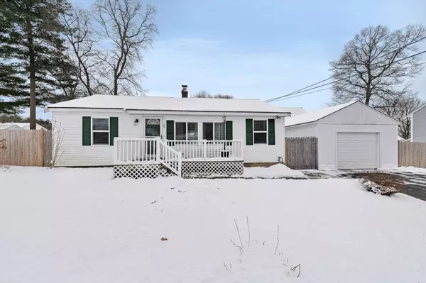 35 Lantern Ln, Burlington, MA 01803