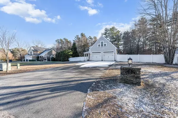 Freetown, MA 02717,2 Pinecone Ln