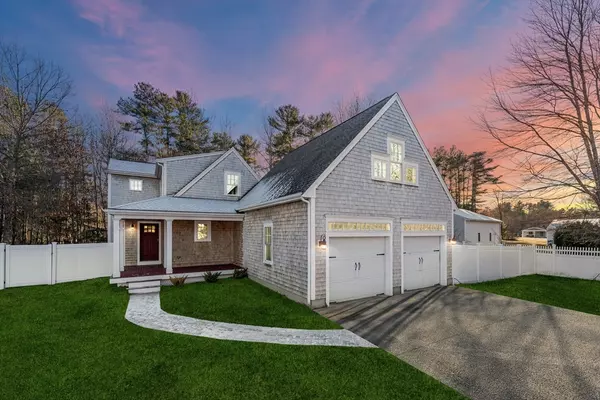 2 Pinecone Ln, Freetown, MA 02717