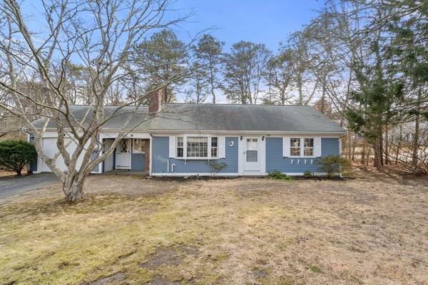 3 Cogswell Path, Yarmouth, MA 02673