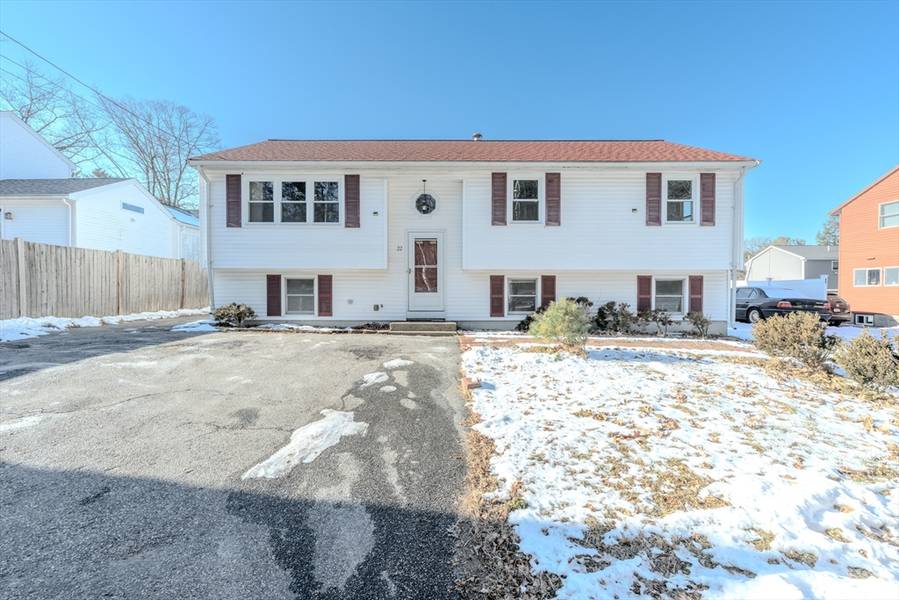 22 Osceola Ln, Billerica, MA 01821