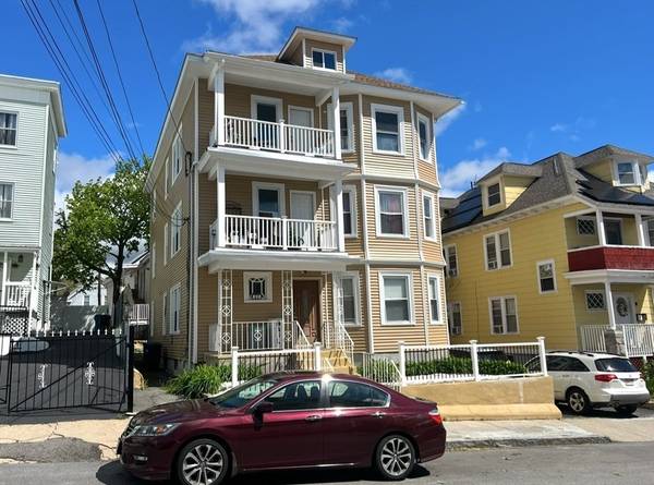 27 Kendrick St, Lawrence, MA 01841