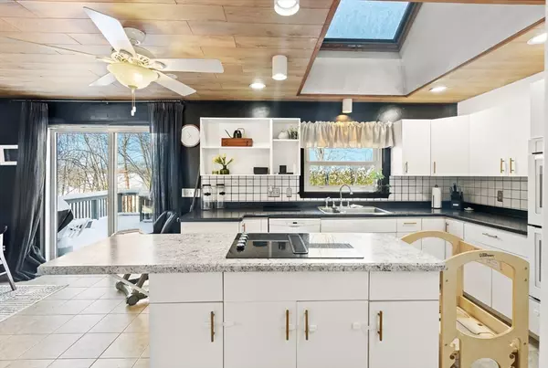 Clinton, MA 01510,17 John F Kennedy Ave