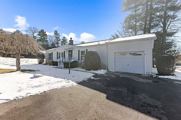 Middleboro, MA 02346,5002 Oak Point Dr