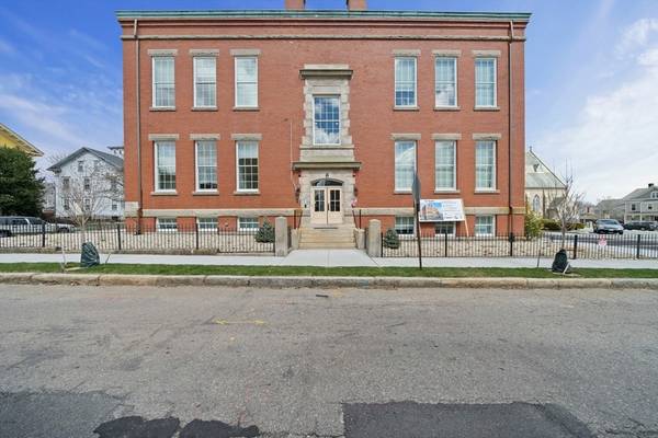 121 North Street #302, New Bedford, MA 02740