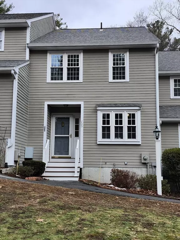 Hopedale, MA 01747,205 Laurelwood Dr #205