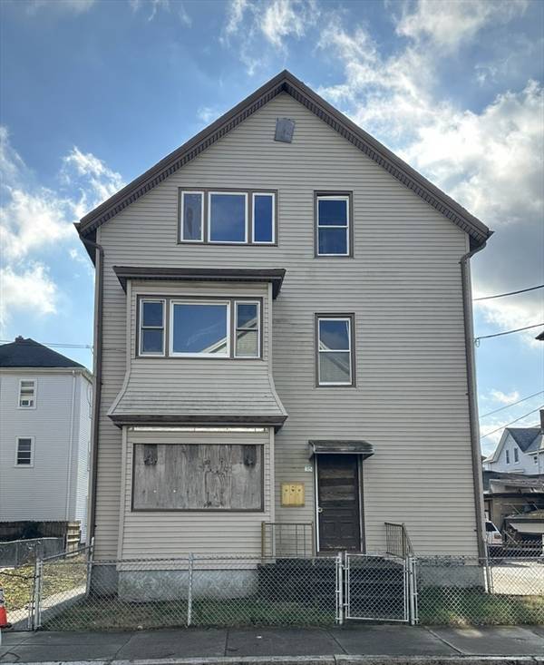 35 Hood St, Fall River, MA 02720