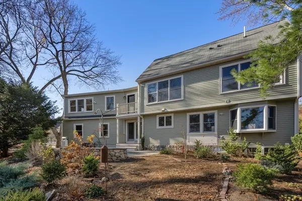 30 Lakeview Ave, Natick, MA 01760