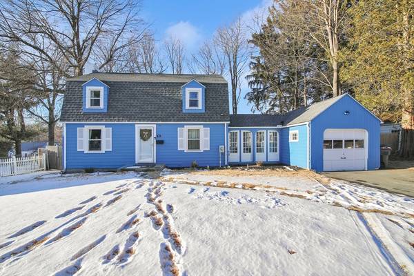 98 Plumtree Rd, Springfield, MA 01118