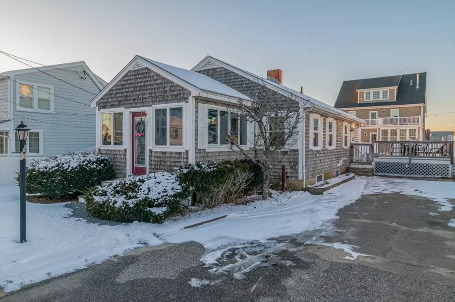 22 Charlotte St, Marshfield, MA 02050