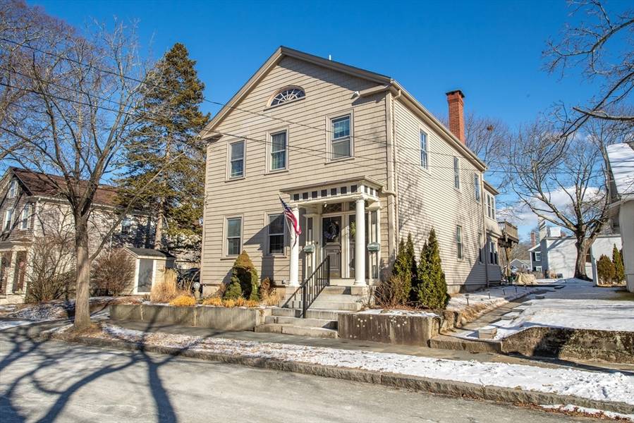 51 William St #1, Fairhaven, MA 02719