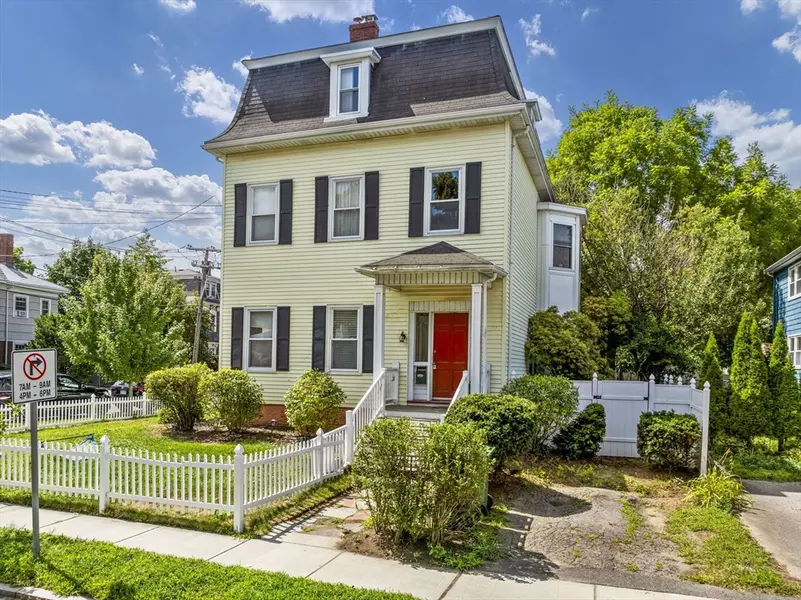 35 Parker St #35, Watertown, MA 02472