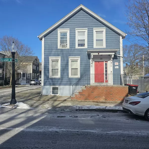 39 Sycamore St, New Bedford, MA 02740