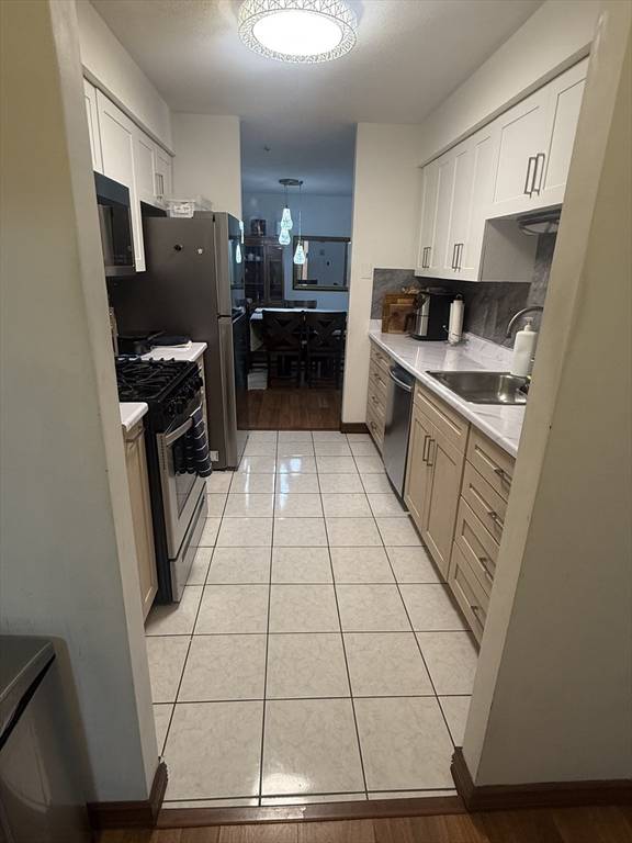 Nashua, NH 03062,210 Brook Village Rd #5