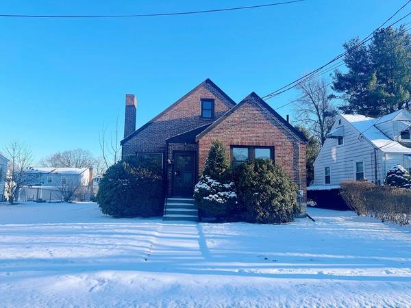 48 Albert St, Waltham, MA 02453