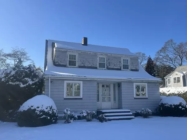 32 Cavanaugh Road, Wellesley, MA 02481