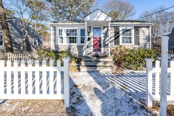 18 Braddock St, Yarmouth, MA 02664