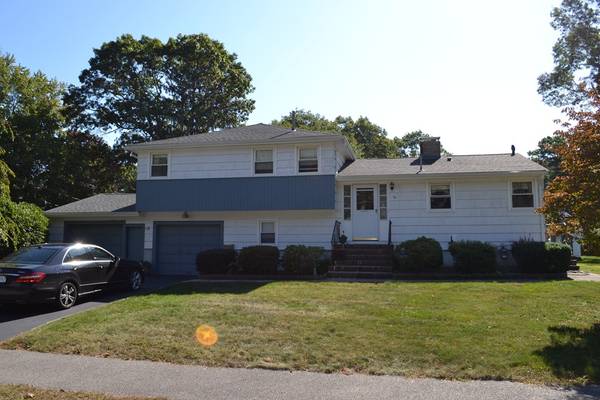 90 Albemarle Rd, Norwood, MA 02062