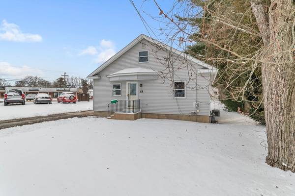 15 Hastings St #1, Agawam, MA 01030