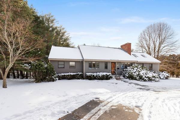 5 Fille St, Ipswich, MA 01938