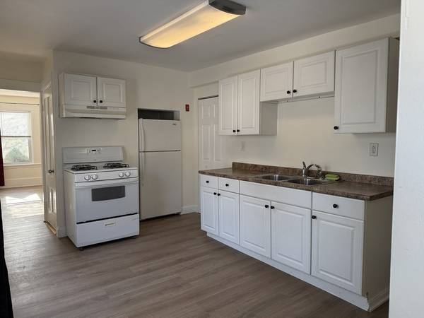 120 Front St #2, Braintree, MA 02184