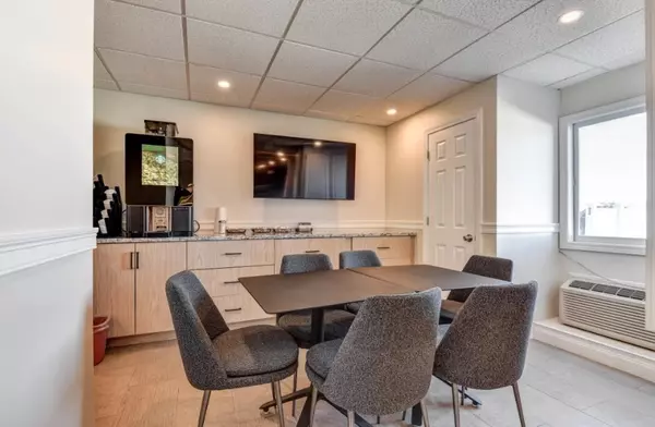 Marlborough, MA 01752,880 Donald J Lynch Blvd #202