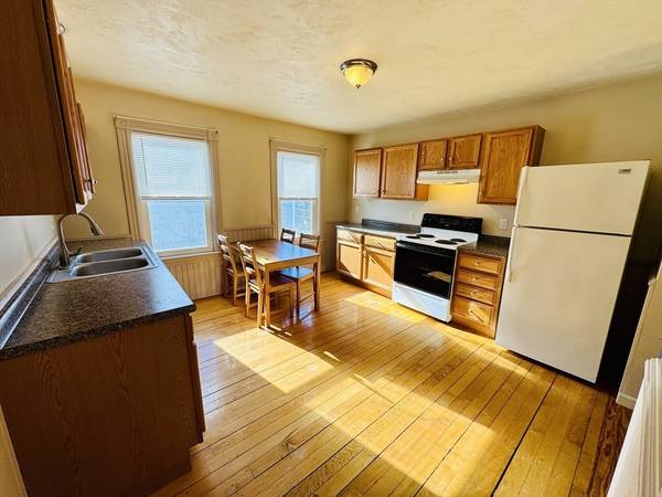 30 Goddard St #2, Webster, MA 01570