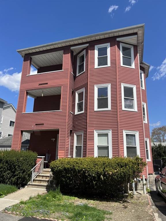 143 Pilgrim Ave #2, Worcester, MA 01604