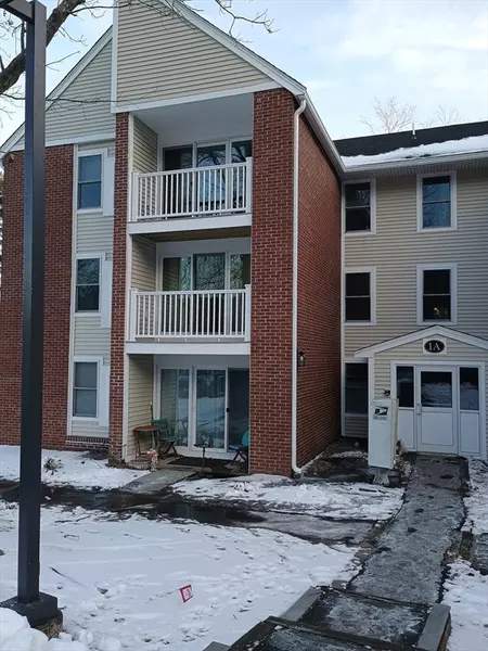 1 Marc Dr #9, Plymouth, MA 02360