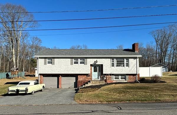 39 Mayflower Cir, Leicester, MA 01524