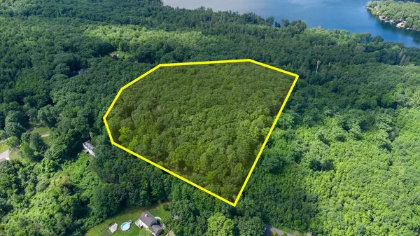 Lot Walnut Hill, Orange, MA 01364