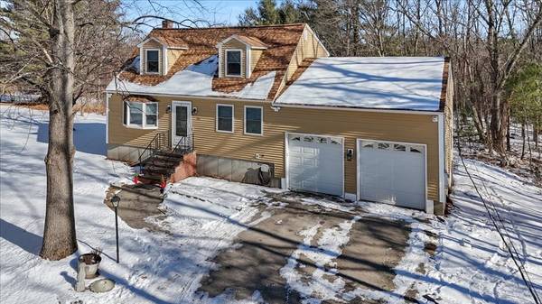 581 Forest St, Methuen, MA 01844