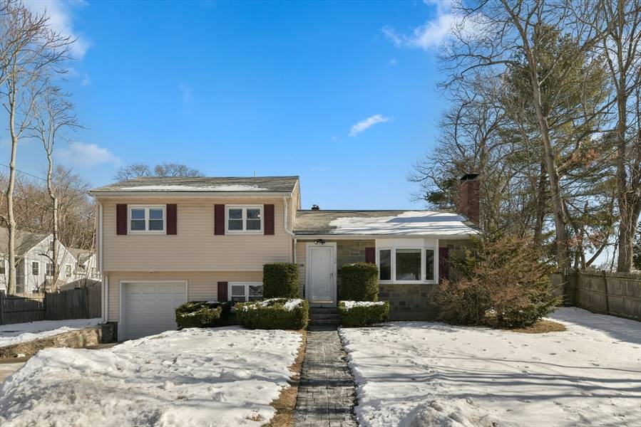 150 Pacella Dr, Dedham, MA 02026